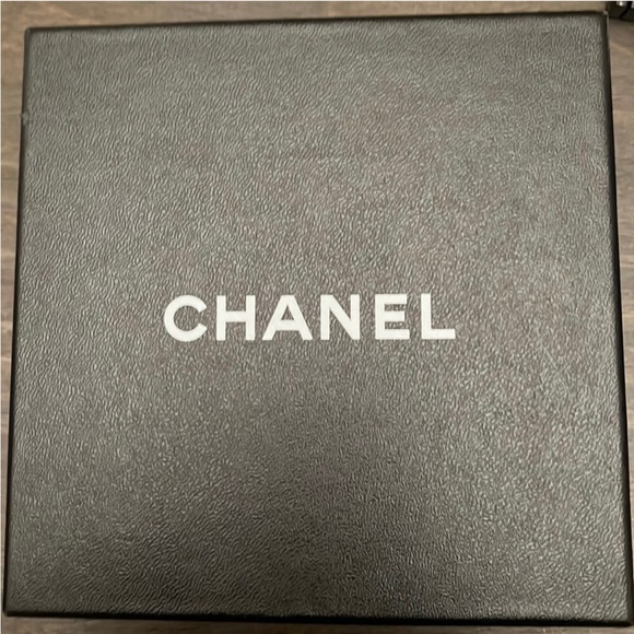Chanel vintage Belt (or necklace) with Box and Tags - Picture 11 of 15